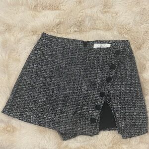 L'Academie Black and Gray Tweed Mini Skort